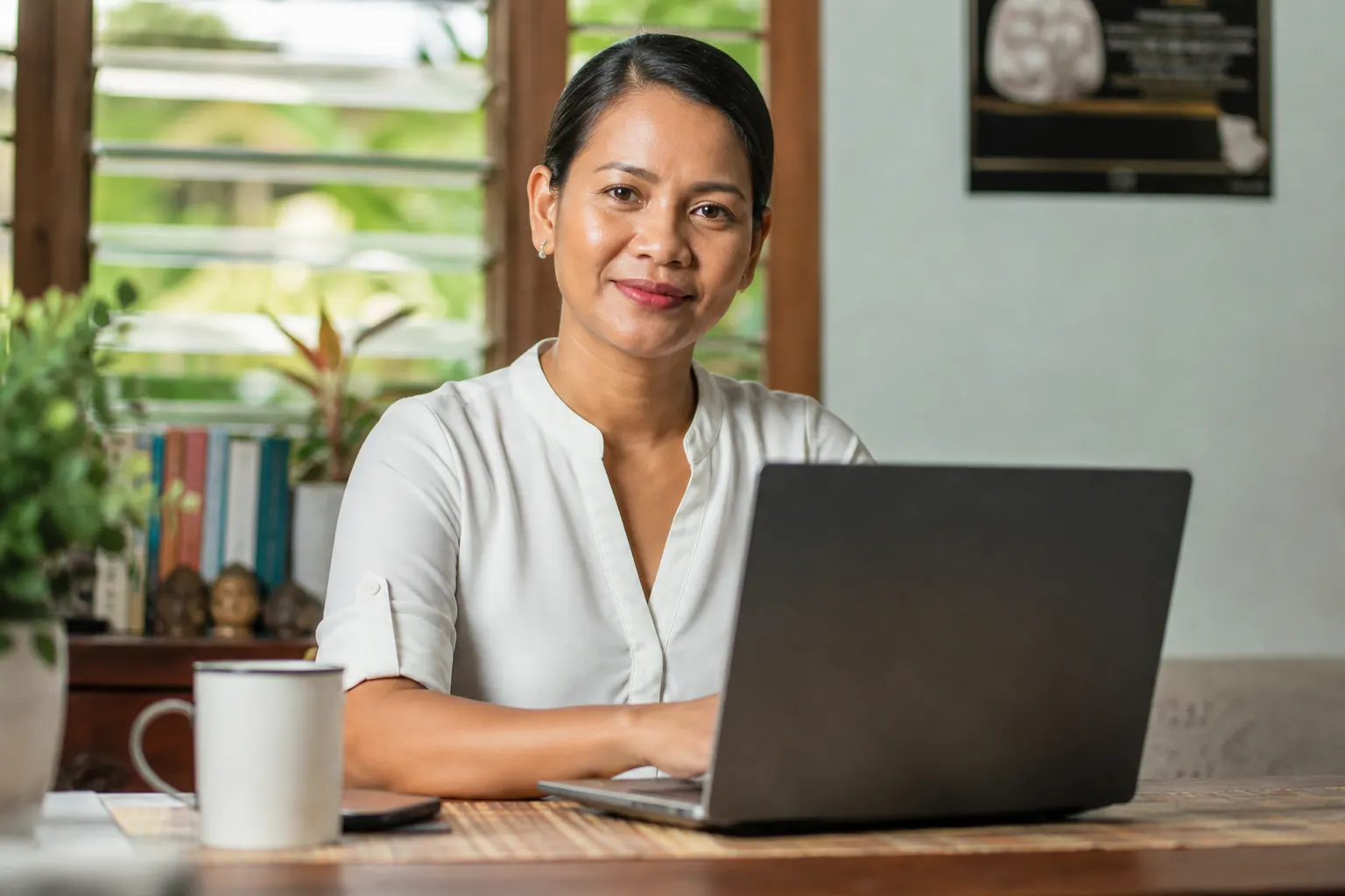 Filipina professional with customer service background exploring Medical VA work.